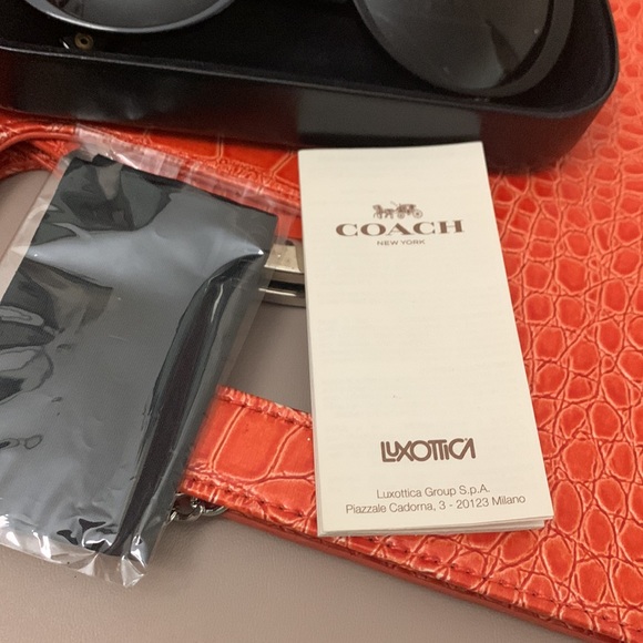 COACH Luxottica Sunglasses. NEW - Picture 4 of 6